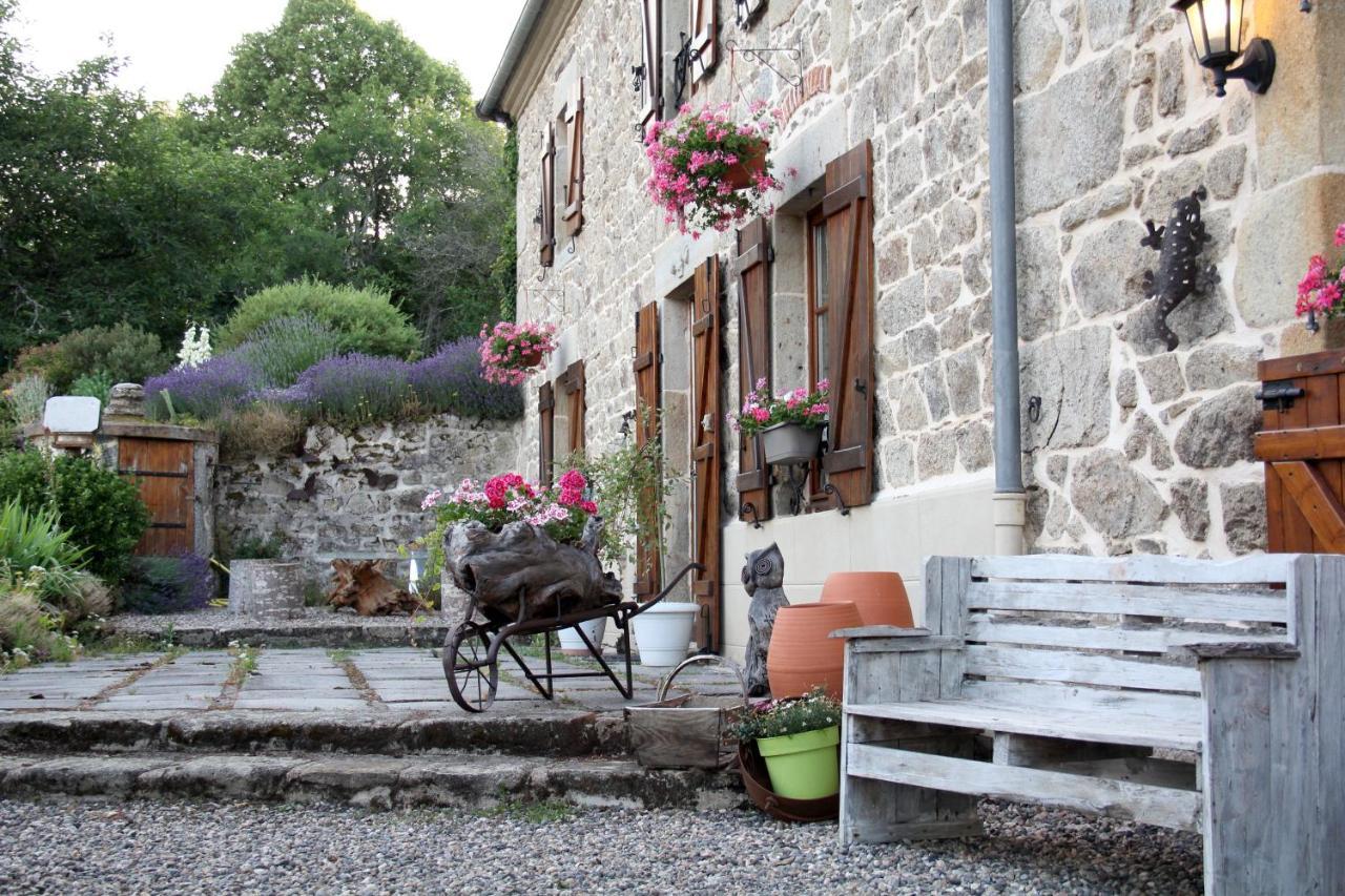 La Belle Ame Bed & Breakfast Saint-Priest-des-Champs Exterior foto